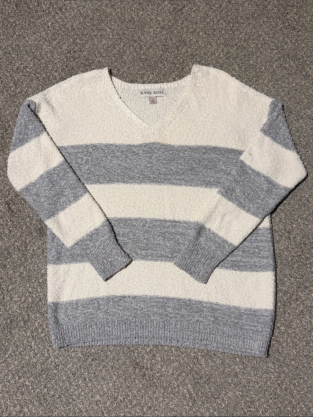 Knox Rose Cream and Gray Striped V-Neck Pullover Boucle Sweater